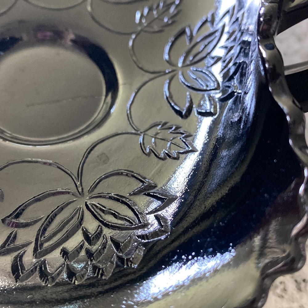 Vintage McKee Black Amethyst Glass “Autumn” Pattern 2 Handled Oval Bowl Dish! - Picture 4 of 7